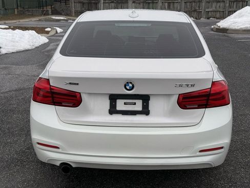 Used 2018 BMW 320i xDrive Sedan w/ Premium Package image 7
