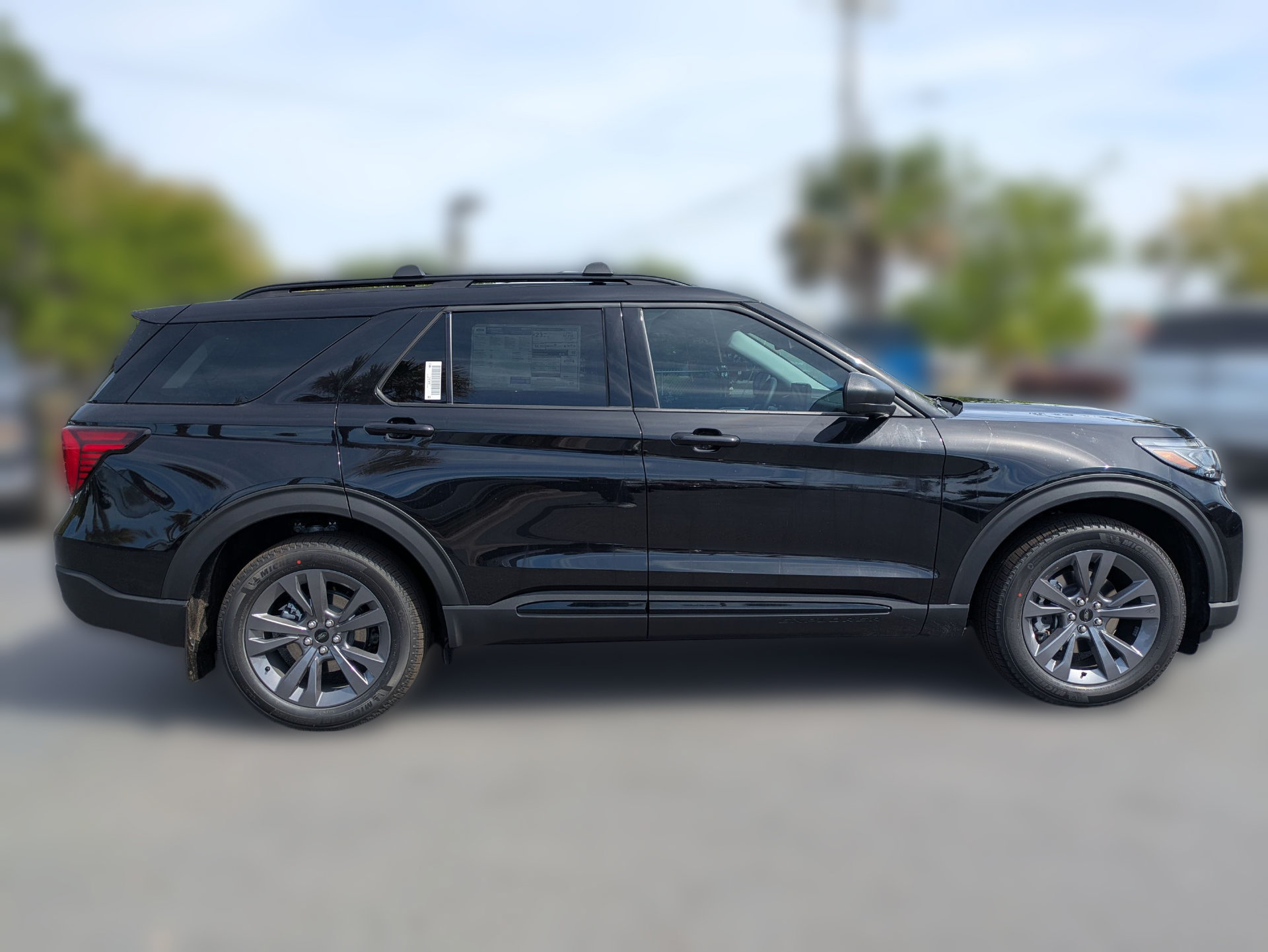 New 2026 Ford Explorer Active w/ Active Comfort Package AWD/4WD image 4
