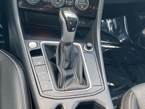 Certified 2023 Volkswagen Jetta SEL FWD image 11