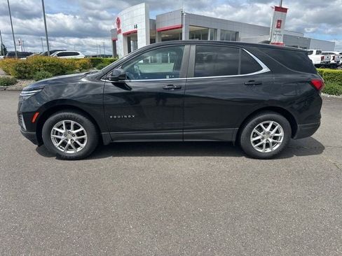 Used 2022 Chevrolet Equinox LT AWD/4WD image 2