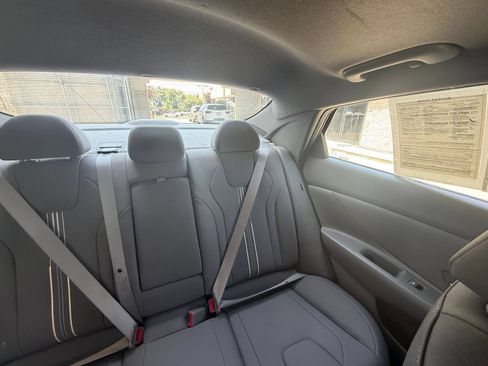 Used 2025 Hyundai Elantra SEL FWD image 37