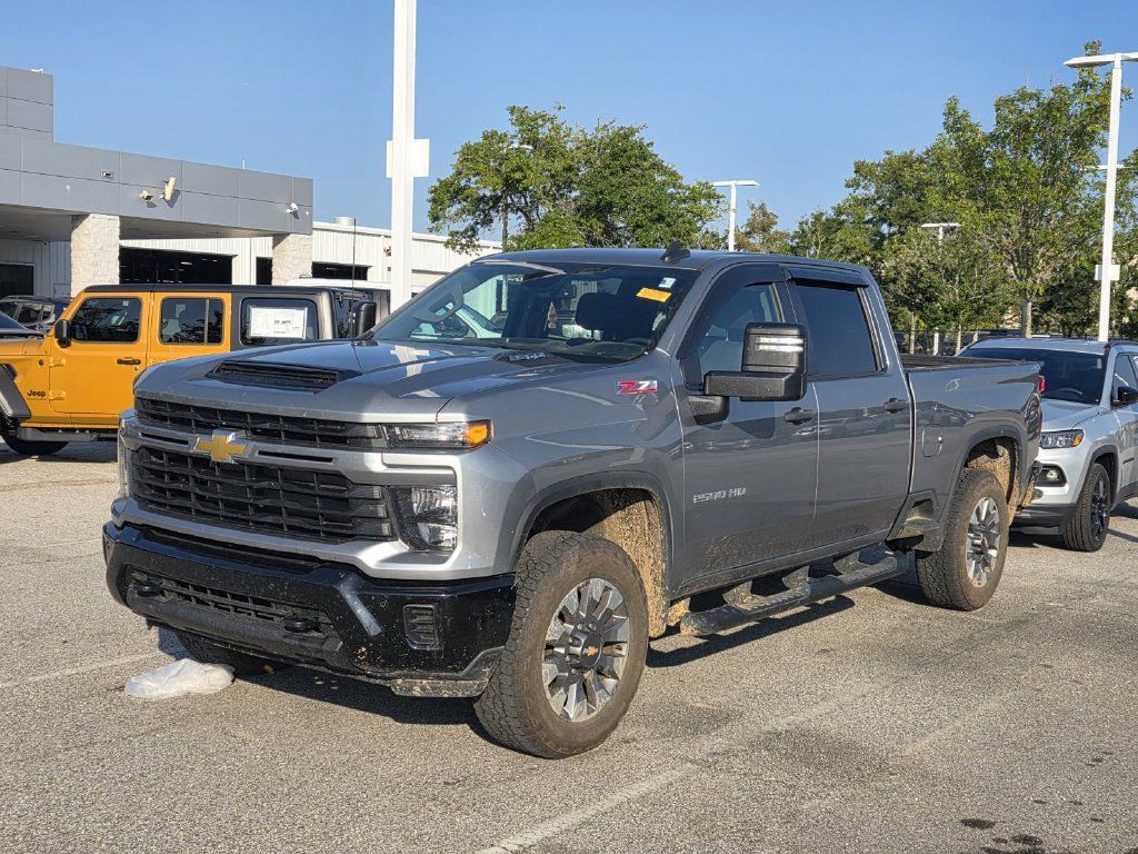 Used 2025 Chevrolet Silverado 2500 Custom w/ Custom Value Package AWD/4WD image 4