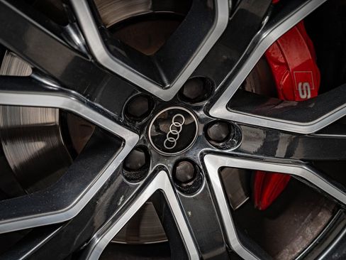 Used 2023 Audi SQ8 Prestige image 8