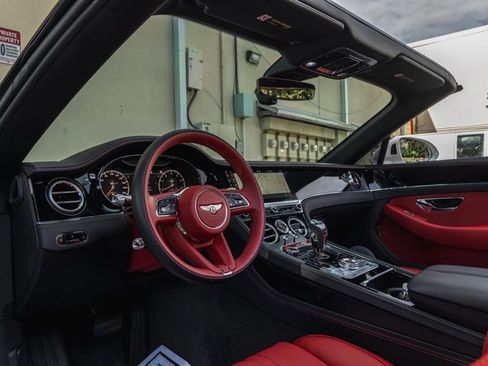 Used 2023 Bentley Continental GT Mulliner image 15