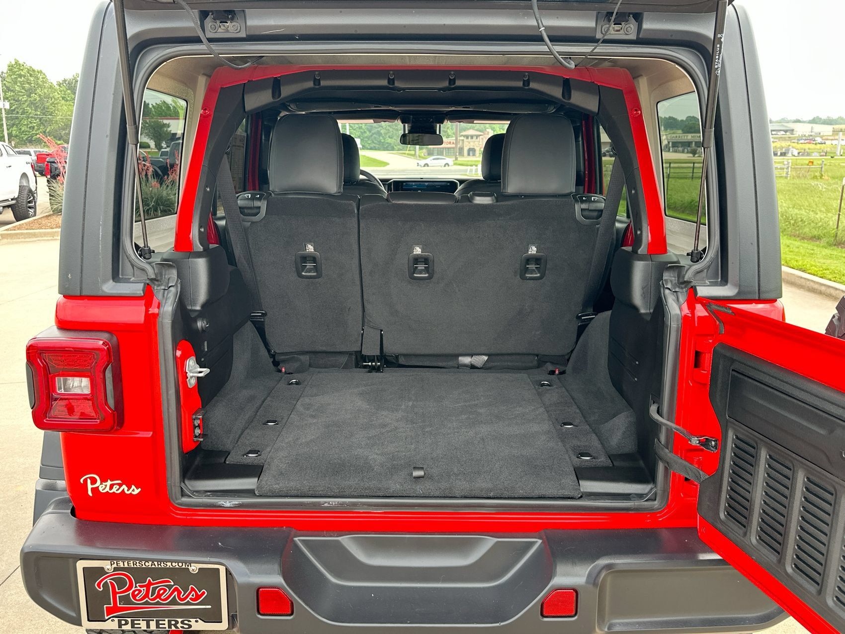 Used 2025 Jeep Wrangler Unlimited Rubicon AWD/4WD image 22