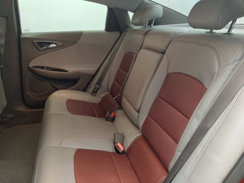 Used 2018 Chevrolet Malibu LT FWD image 18