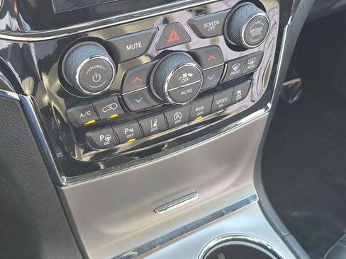 Used 2021 Jeep Grand Cherokee Overland w/ Trailer Tow Group IV image 25