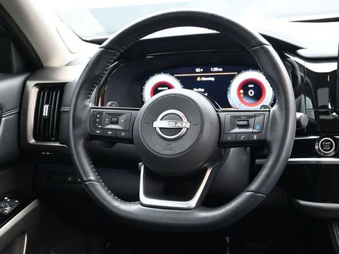 Used 2023 Nissan Pathfinder Platinum AWD/4WD image 15