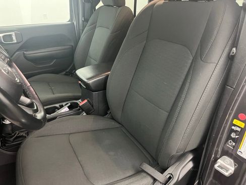 Used 2021 Jeep Wrangler Unlimited Sport image 17
