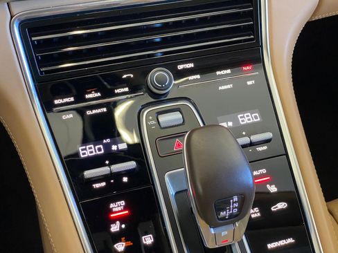 Used 2020 Porsche Panamera 4S w/ Premium Package image 20