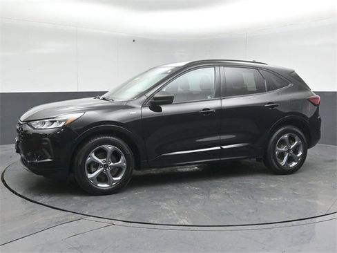 Used 2024 Ford Escape ST-Line w/ Equipment Group 301A image 4