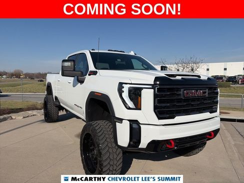 Used 2024 GMC Sierra 2500 AT4 w/ Technology Package image 2
