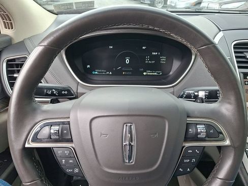 Certified 2019 Lincoln Nautilus Reserve AWD/4WD image 20