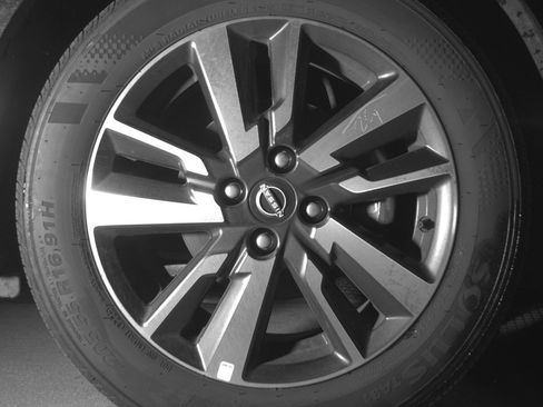 Used 2025 Nissan Versa SV image 13