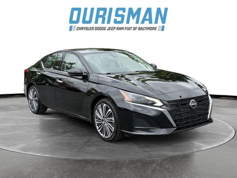 Used 2023 Nissan Altima 2.5 SL AWD/4WD image 1