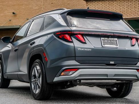 Certified 2025 Hyundai Tucson SEL FWD image 11