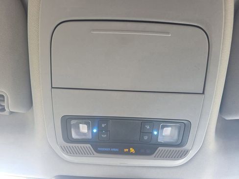 Used 2022 Ford F150 XLT image 35