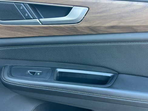 Used 2024 Volkswagen Atlas SE FWD image 21