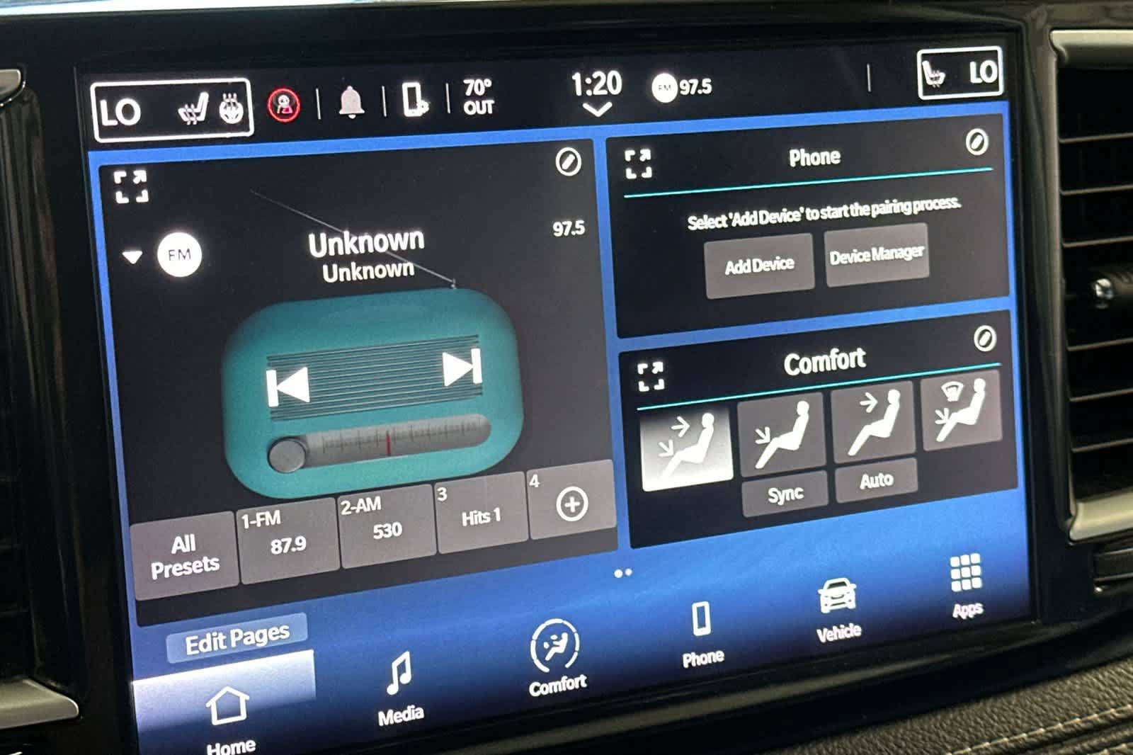 Used 2023 Chrysler Pacifica Touring-L FWD image 28