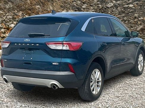 Used 2020 Ford Escape SE image 2