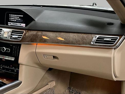 Used 2014 Mercedes-Benz E 350 4MATIC Sedan image 18