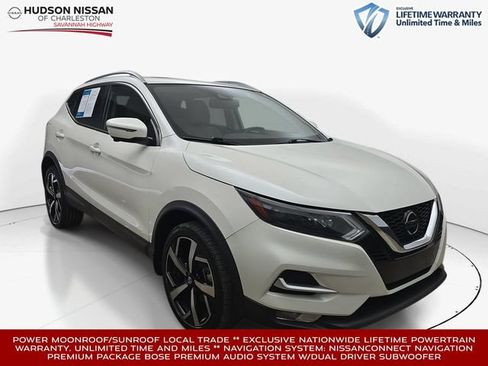 Used 2022 Nissan Rogue Sport SL w/ Premium Package FWD image 1