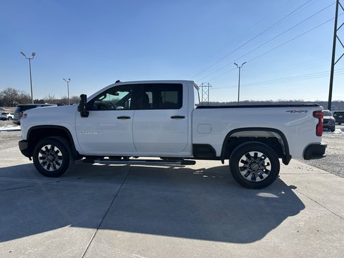 Used 2025 Chevrolet Silverado 2500 Custom w/ Custom Value Package image 8