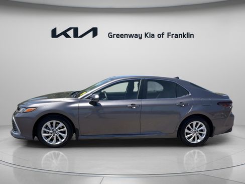 Used 2022 Toyota Camry LE w/ Convenience Package FWD image 4