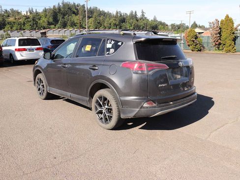 Used 2018 Toyota RAV4 SE w/ Power Extra Value Package AWD/4WD image 7
