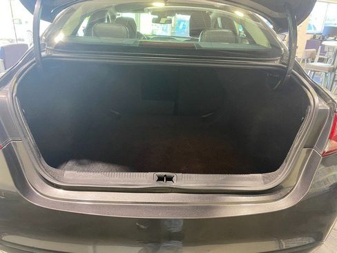 Used 2016 Chrysler 200 Limited FWD image 17