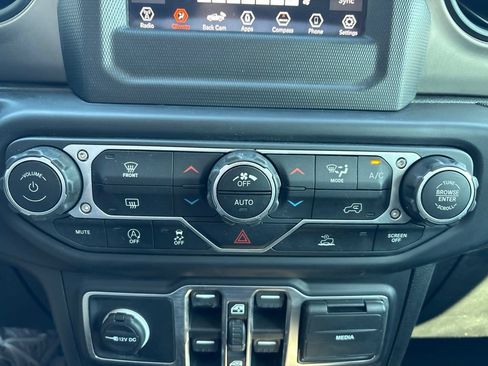 Used 2020 Jeep Gladiator Sport w/ Quick Order Package 24S AWD/4WD image 4