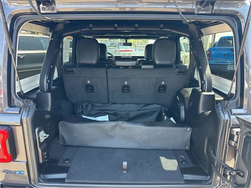 Used 2021 Jeep Wrangler Unlimited Sahara image 37