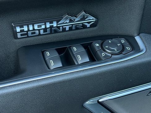 Used 2026 Chevrolet Silverado 1500 High Country w/ Technology Package AWD/4WD image 12