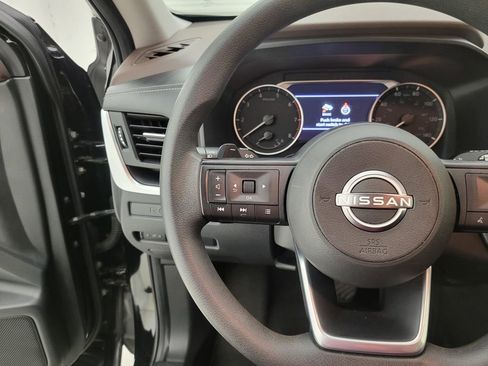 Used 2023 Nissan Rogue S image 3