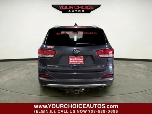 Used 2018 Kia Sorento EX image 4