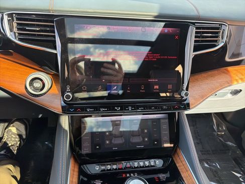 Used 2023 Jeep Grand Wagoneer Series III image 28