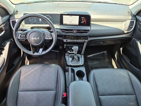Used 2024 Kia Seltos EX AWD/4WD image 29