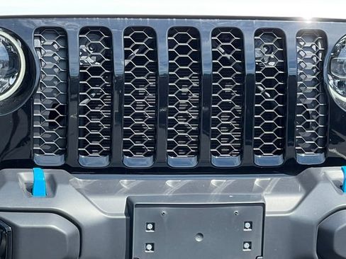 Used 2023 Jeep Wrangler Unlimited w/ Cold Weather Group AWD/4WD image 40