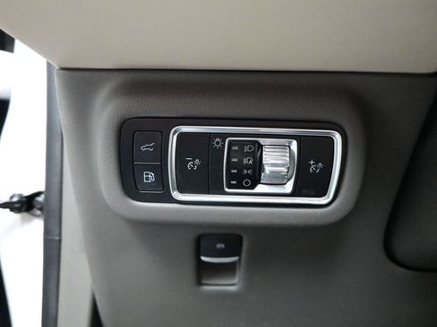 Used 2025 Lincoln Nautilus Reserve w/ Jet Appearance Package image 13