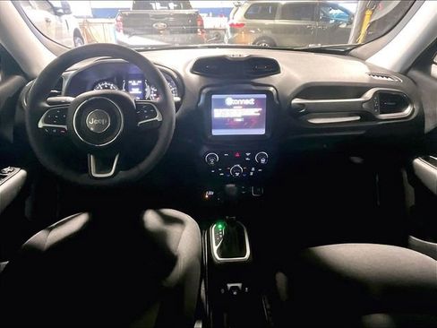 Used 2023 Jeep Renegade Latitude image 16