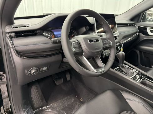 New 2026 Jeep Compass Latitude image 14