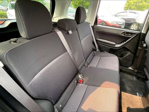 Used 2018 Subaru Forester 2.5i Premium w/ Protection Package #1 AWD/4WD image 30