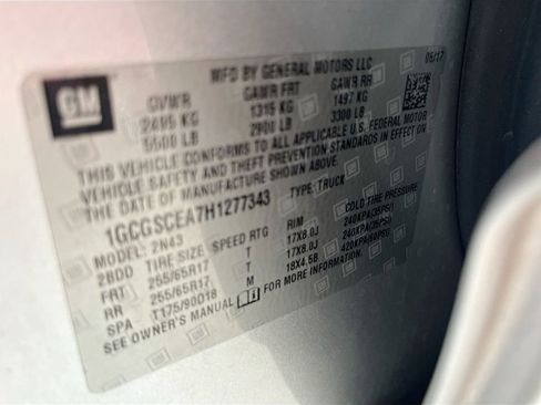 Used 2017 Chevrolet Colorado LT w/ LT Convenience Package image 31