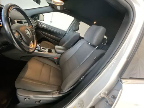 Used 2020 Jeep Grand Cherokee Laredo image 11