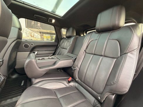 Used 2017 Land Rover Range Rover Sport SE image 16