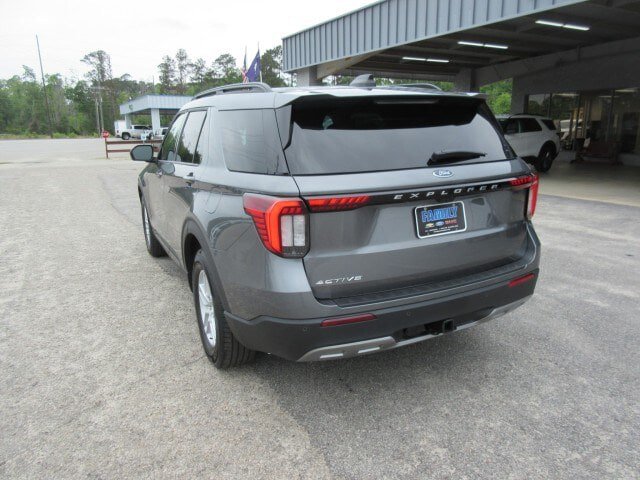 New 2026 Ford Explorer Active w/ Active Comfort Package RWD image 3