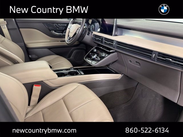 Used 2022 Lincoln Corsair AWD w/ Premium Package image 17