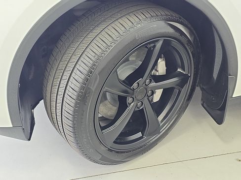 Used 2026 Tesla Model Y Long Range image 30