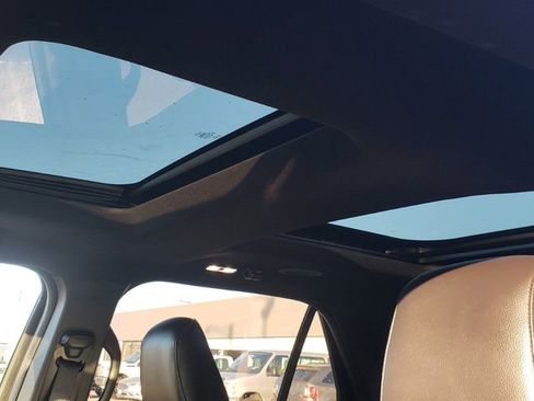 Used 2019 Ford Explorer Limited w/ Ford Safe & Smart Package image 16