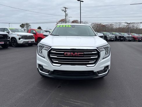 Used 2024 GMC Terrain SLT image 10